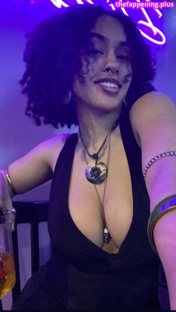Aaliyeezy / theallierae Φωτογραφία Γυμνών OnlyFans #404