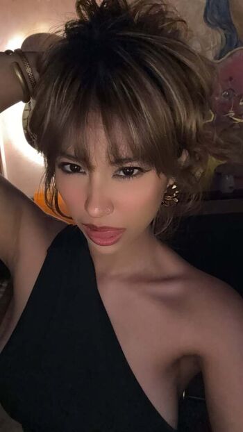 Full leaked Aienabatrisaa private onlyfans photo