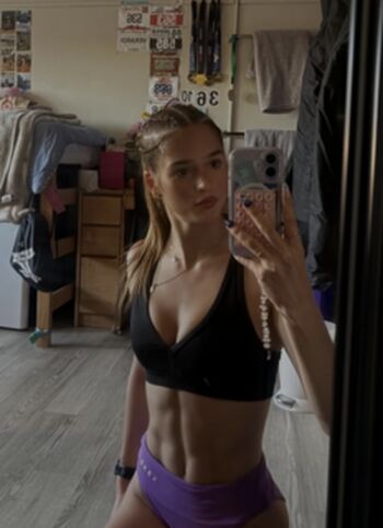 Full leaked Aiva pinches page private onlyfans photo