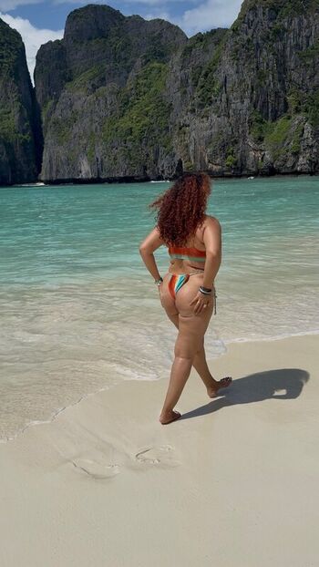 anjuthecurlygirl