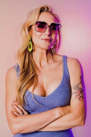 Betsy Wolfe