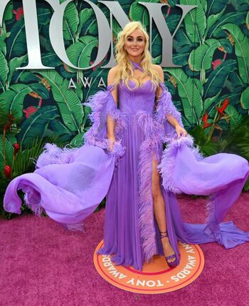 Betsy Wolfe