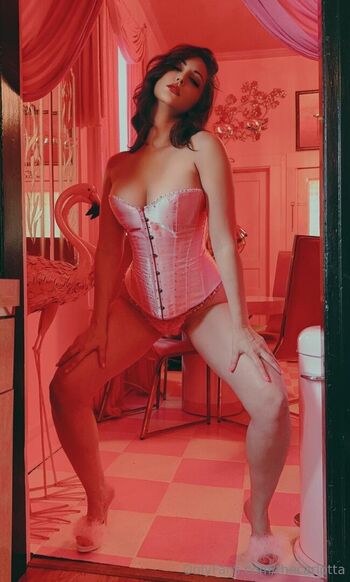 Carlotta Champagne