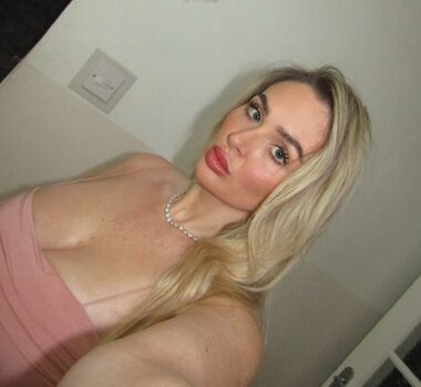 Chlo David