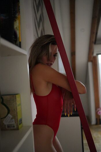 Full leaked Ellie land and private onlyfans photo