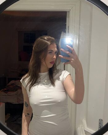 emilyyy_1618