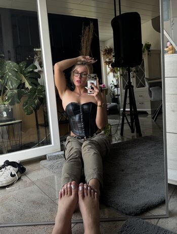 Emmysfeetandsocks