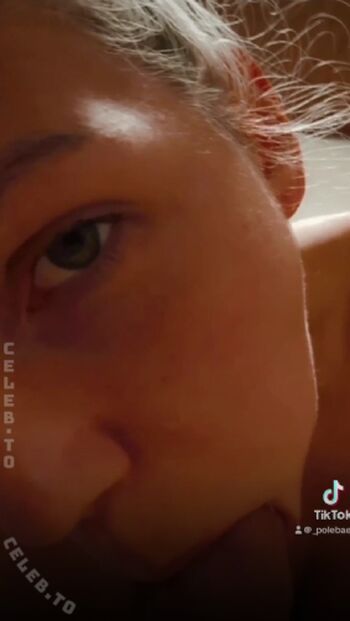 Full leaked Honeyamnesia private onlyfans photo