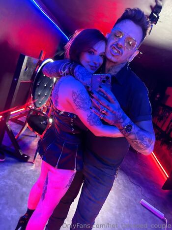 hot_tattooed_couple
