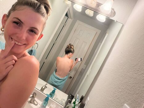 Full leaked Itslexismith private onlyfans photo