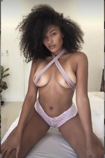 Full leaked Itsmenaomi private onlyfans photo