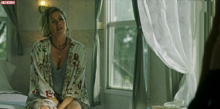 Kathleen Robertson