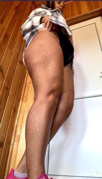 ladywithbigass