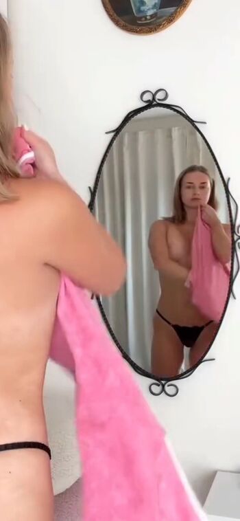 Full leaked Leah violet private onlyfans photo