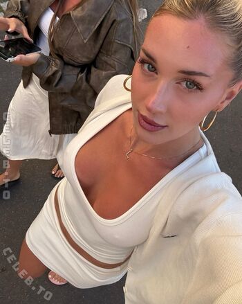 Full leaked Lily bowman private onlyfans photo