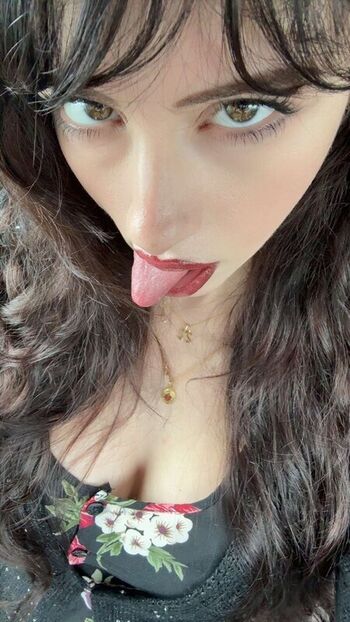 Full leaked Liv littlelivbug private onlyfans photo