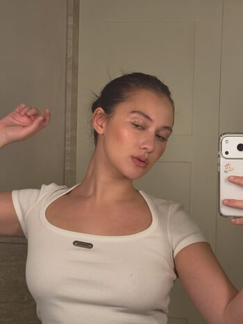 Lola Tung
