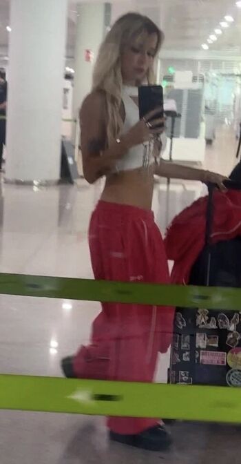 Mia Julia VIP