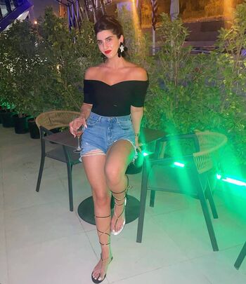 Nadine.w.Elias