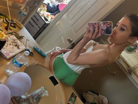 nikkinixieonline