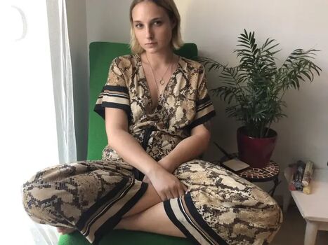 Full leaked Ophelia dust page private onlyfans photo