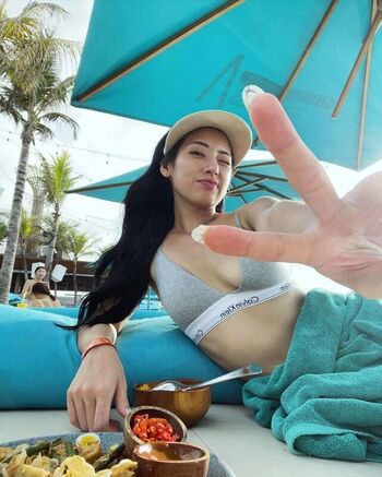 Valerie Dewi