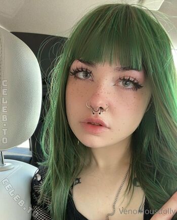 Venomous_dolly