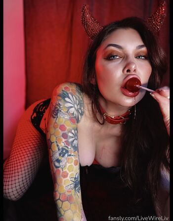 WatchGirlsPlay
