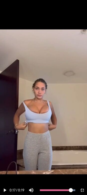Full leaked Elfie cutie / private onlyfans photo