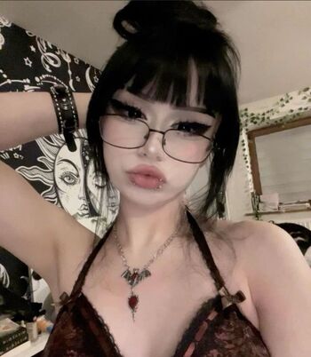 Full leaked Carolinequinnlifts/ private onlyfans photo